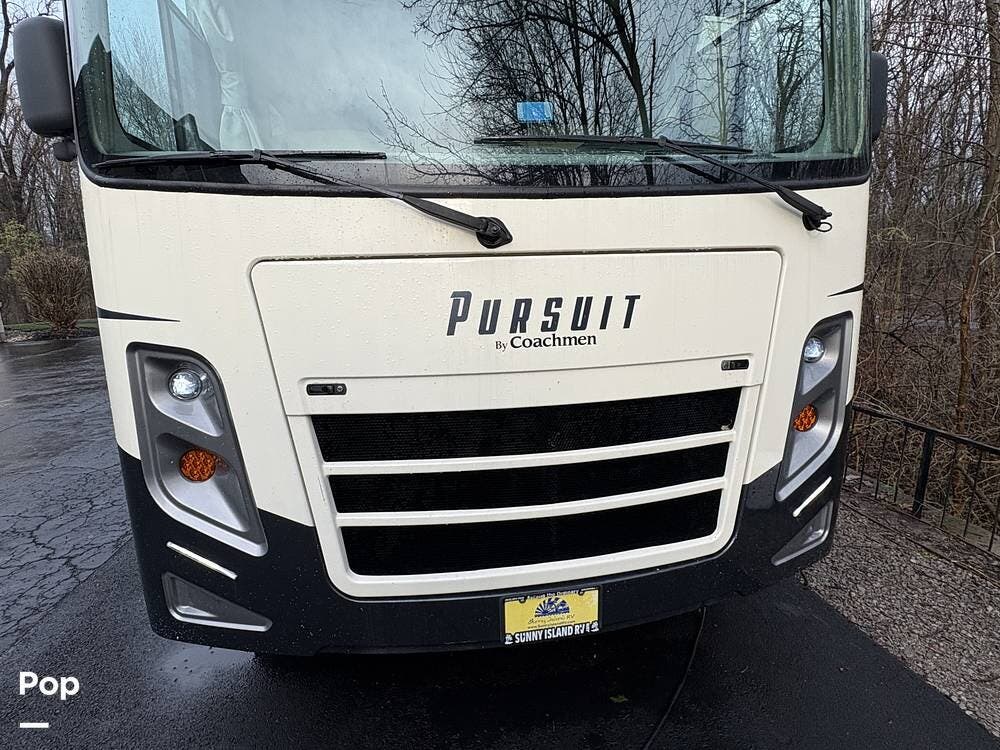 Used 2020 Coachmen Pursuit 31BH available in Holland, Ohio