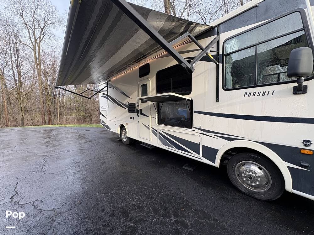 2020 Pursuit 31BH by Coachmen from Pop RVs in Holland, Ohio