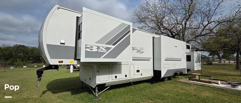 Used 2025 Highland Ridge Open Range 3x 390tbs available in Weatherford, Texas