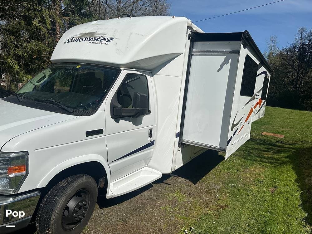 2016 Sunseeker 2430S by Forest River from Pop RVs in Shade Gap, Pennsylvania
