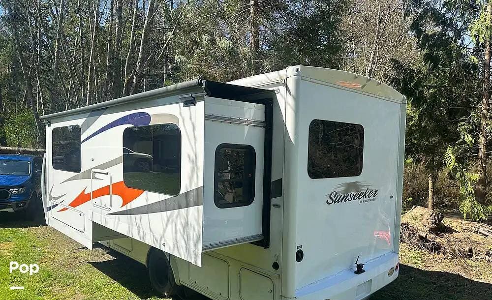 2016 Forest River Sunseeker 2430S - Used Class C For Sale by Pop RVs in Shade Gap, Pennsylvania features Slideout, Air Conditioning, Awning, Generator