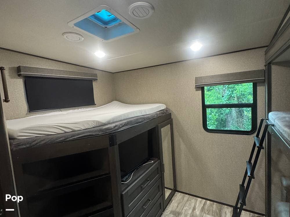 2022 Grand Design Reflection 311 BHS - Used Fifth Wheel For Sale by Pop RVs in Nixa, Missouri features Slideout