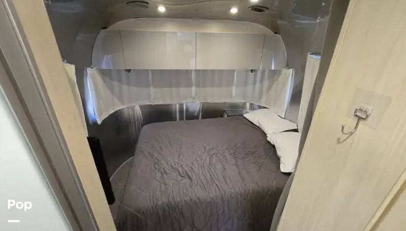 2022 Flying Cloud 25FB by Airstream from Pop RVs in Lewisville, Texas