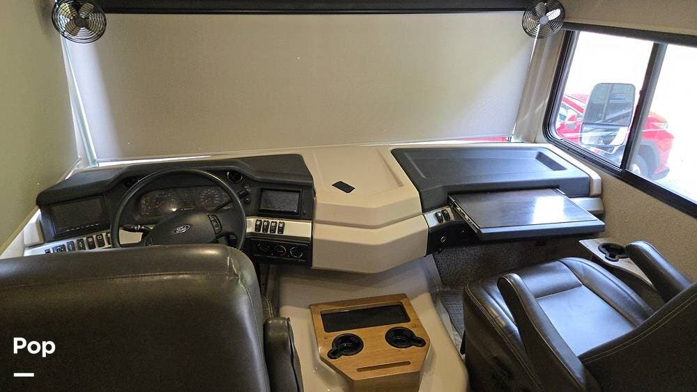 2020 Southwind 37F by Fleetwood from Pop RVs in Dover, New Hampshire