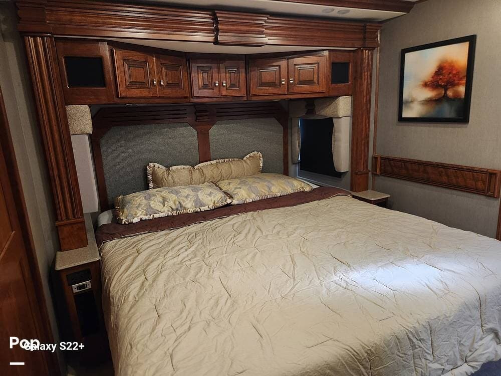 2016 Discovery 40E by Fleetwood from Pop RVs in Palmetto, Florida