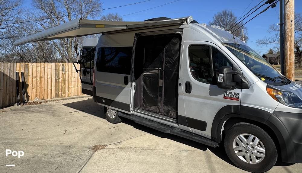 2023 Thor Motor Coach Scope 18M - Used Class B For Sale by Pop RVs in Jefferson City, Missouri features Awning, Generator, Air Conditioning