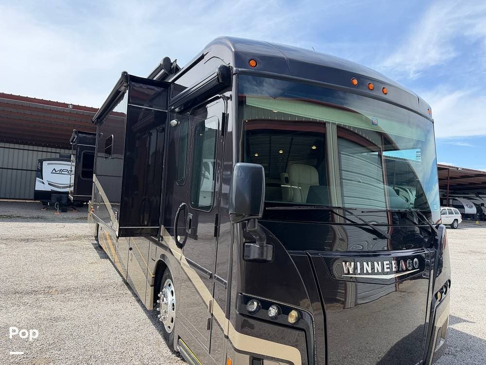 2019 Winnebago Forza 38F - Used Diesel Pusher For Sale by Pop RVs in Caddo Mills, Texas features Leveling Jacks, Slideout, Generator, Air Conditioning, Awning