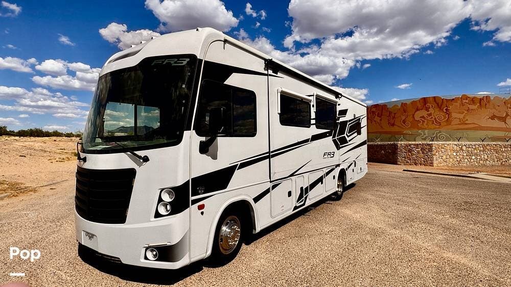 2022 Forest River FR3 30DS - Used Class A For Sale by Pop RVs in Las Cruces, New Mexico features Generator, Leveling Jacks, Slideout, Awning, Air Conditioning