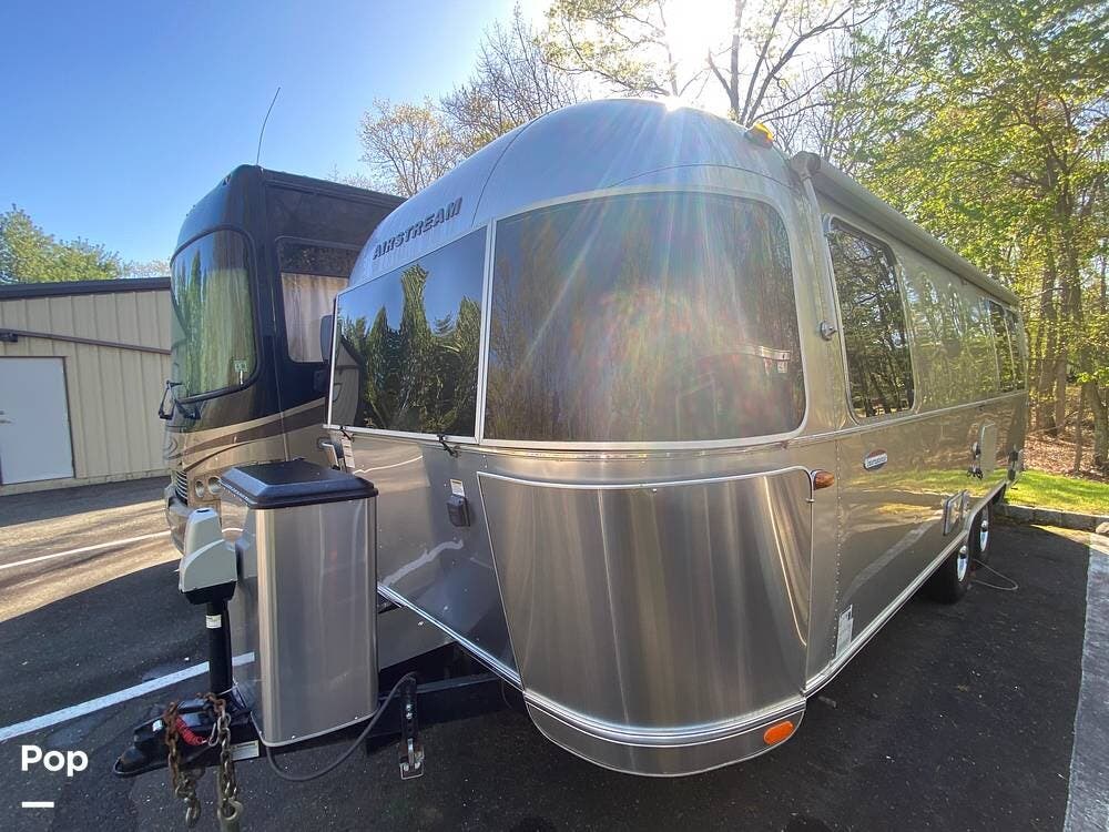 2018 Airstream International Serenity 25FB Queen - Used Travel Trailer For Sale by Pop RVs in Jackson, New Jersey features Air Conditioning, Leveling Jacks, Awning