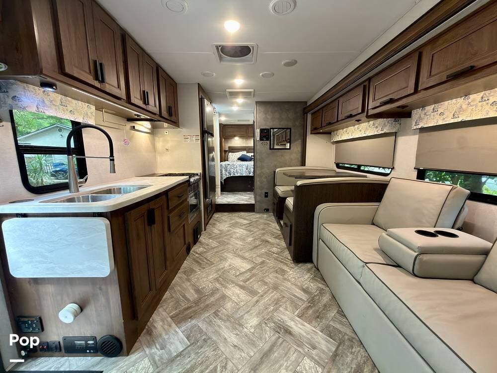 2021 Forest River Sunseeker 2850SLE - Used Class C For Sale by Pop RVs in Jacksonville, Florida features Air Conditioning, Generator, Awning, Slideout
