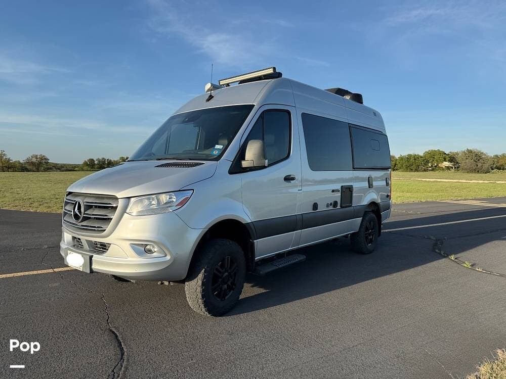 2022 Thor Motor Coach Sanctuary 19L 4X4 - Used Class B For Sale by Pop RVs in Cisco, Texas features Generator, Air Conditioning, Awning