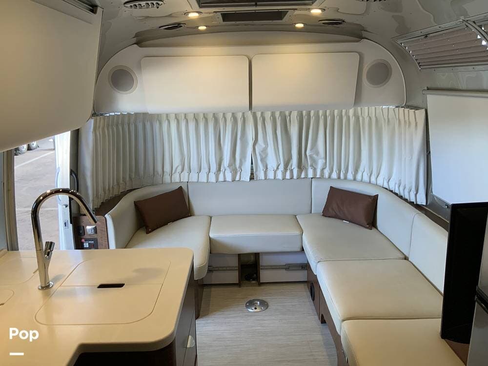 2021 Globetrotter 27FB Queen by Airstream from Pop RVs in Chandler, Arizona