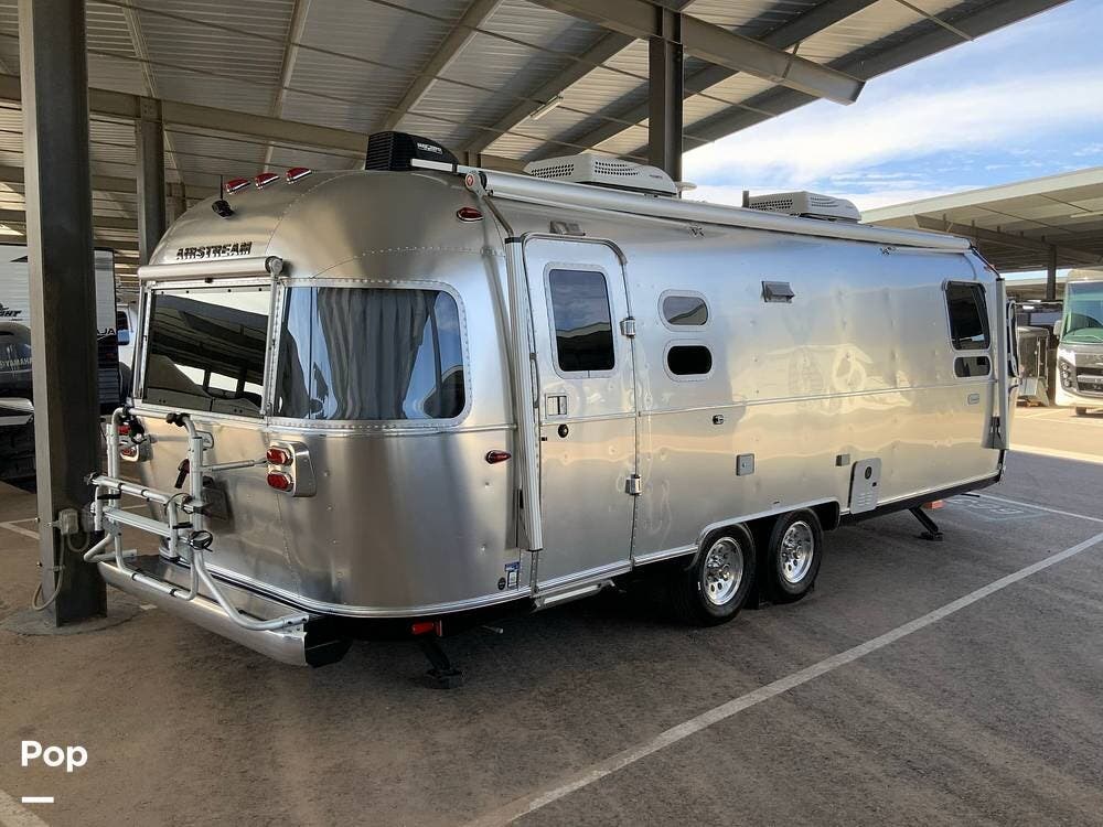 2021 Airstream Globetrotter 27FB Queen - Used Travel Trailer For Sale by Pop RVs in Chandler, Arizona features Leveling Jacks, Air Conditioning, Awning