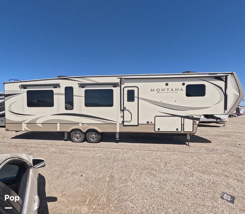 Used 2019 Keystone Montana 3700LK available in Castaic, California