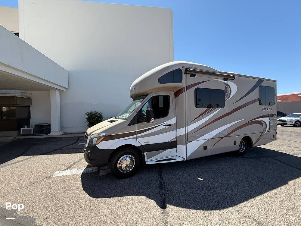 2015 Thor Motor Coach Siesta 24SR - Used Class C For Sale by Pop RVs in Tucson, Arizona features Awning, Generator, Air Conditioning, Slideout