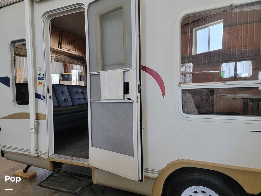 2005 Jayco Jay Feather 29 N - Used Travel Trailer For Sale by Pop RVs in Solon, Iowa features Slideout