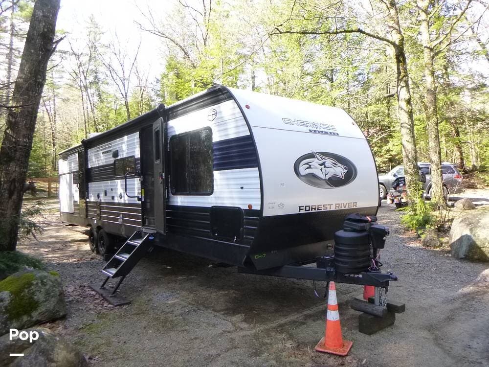 2025 Cherokee Wolf Den 301BH by Forest River from Pop RVs in Madison, New Hampshire