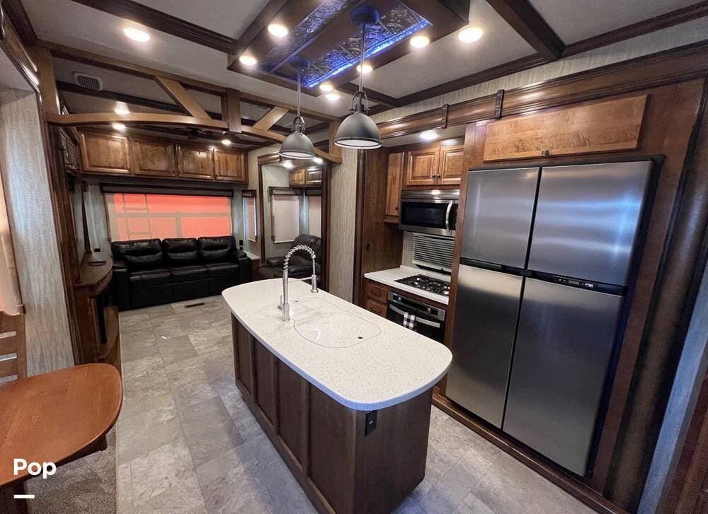 2018 Heartland Heartland 3695 DSS - Used Fifth Wheel For Sale by Pop RVs in Herriman, Utah features Slideout