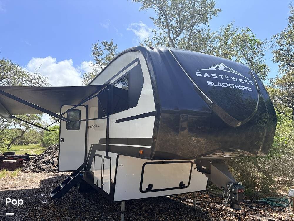 2024 Blackthorn 27BH-OK by East to West from Pop RVs in Rockport, Texas