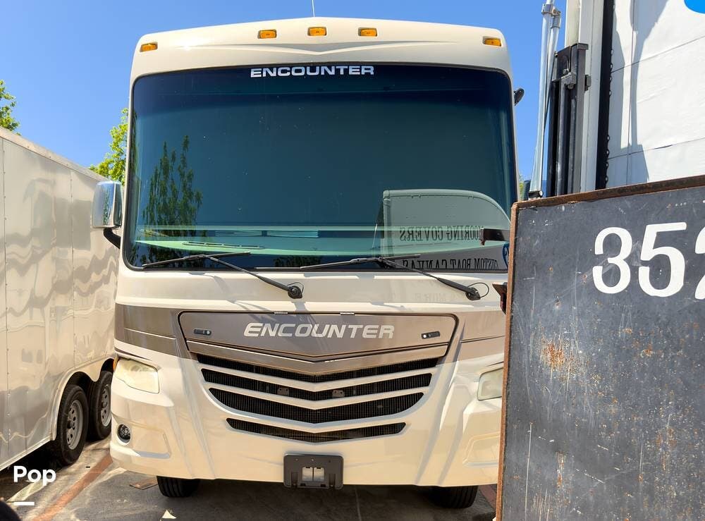 2015 Coachmen Encounter 37LS - Used Class A For Sale by Pop RVs in Minneola, Florida features Slideout