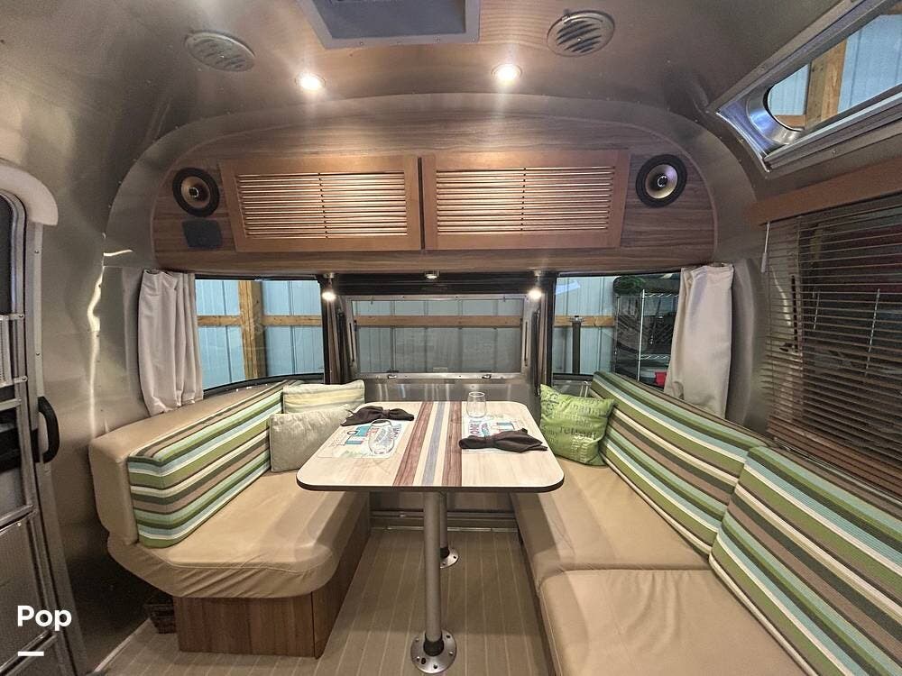 2017 Tommy Bahama 27FB Special Edition by Airstream from Pop RVs in Newberry, Florida