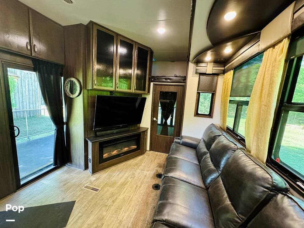 2020 Seismic 4113 by Jayco from Pop RVs in Waxhaw, North Carolina
