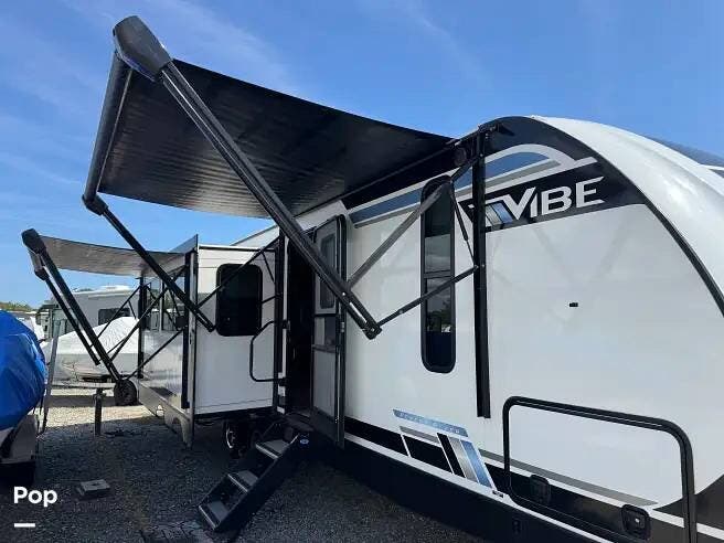 2024 Vibe 28RL by Forest River from Pop RVs in Hampstead, North Carolina