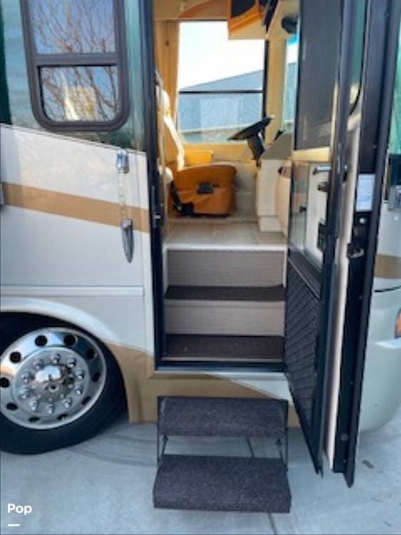 2005 Newmar Dutch Star 4011 - Used Diesel Pusher For Sale by Pop RVs in Salmon, Idaho features Leveling Jacks, Slideout, Generator, Air Conditioning