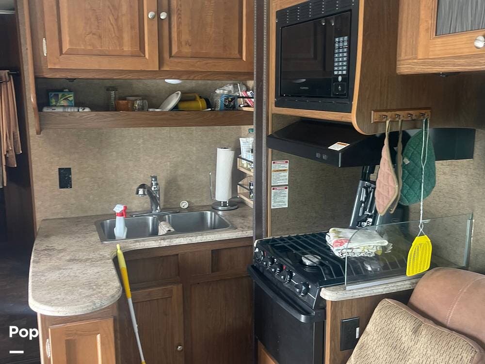 2017 Leprechaun 320BH by Coachmen from Pop RVs in Caldwell, Idaho