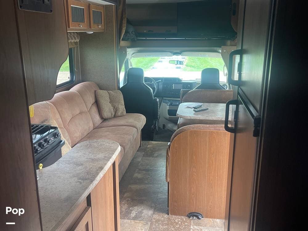 2017 Coachmen Leprechaun 320BH - Used Class C For Sale by Pop RVs in Caldwell, Idaho features Slideout, Air Conditioning, Awning, Generator
