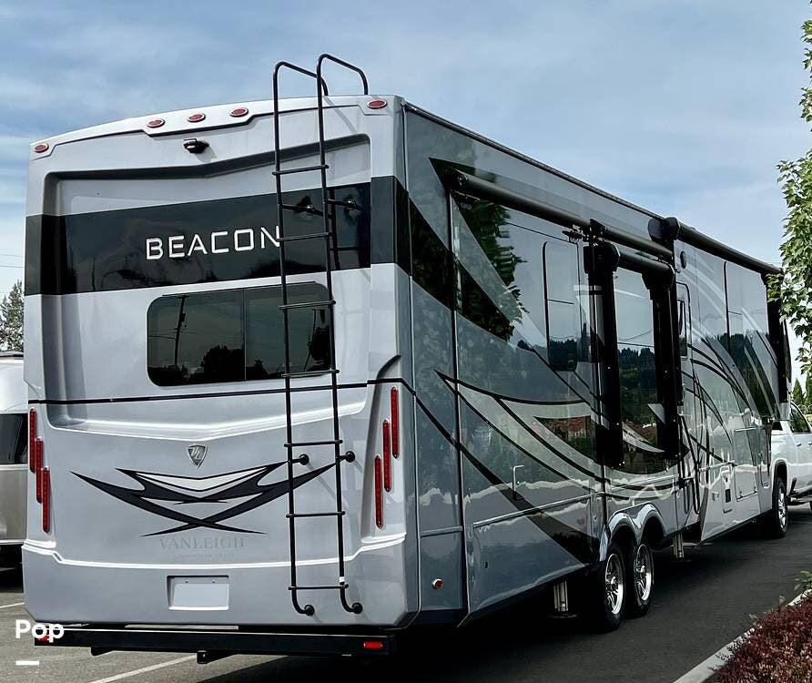 2022 Vanleigh Beacon 41 LKB - Used Fifth Wheel For Sale by Pop RVs in Mesa, Arizona features Slideout