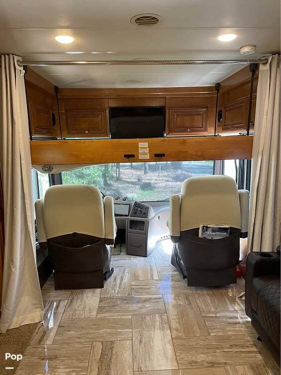 2017 Thor Motor Coach Venetian 37m - Used Diesel Pusher For Sale by Pop RVs in Holly Lake Ranch, Texas features Slideout