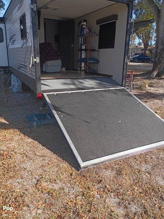 2019 Keystone Springdale 27TH - Used Toy Hauler For Sale by Pop RVs in Arcadia, Florida features Leveling Jacks, Awning, Air Conditioning