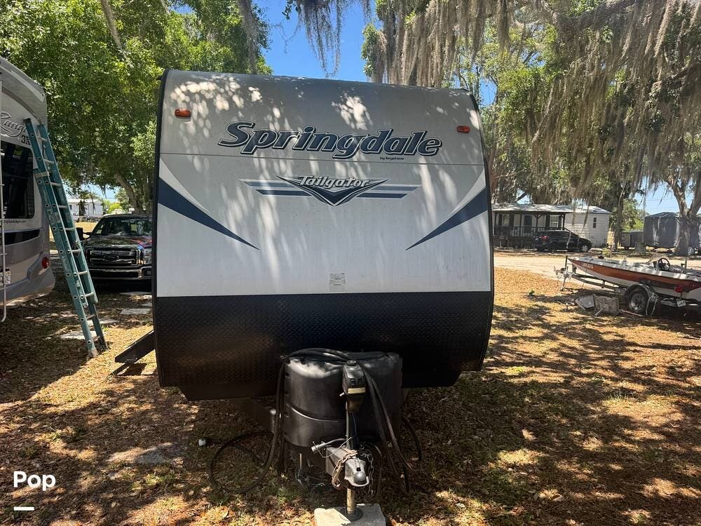 2019 Keystone Springdale 32TH - Used Toy Hauler For Sale by Pop RVs in Arcadia, Florida features Air Conditioning, Awning, Leveling Jacks