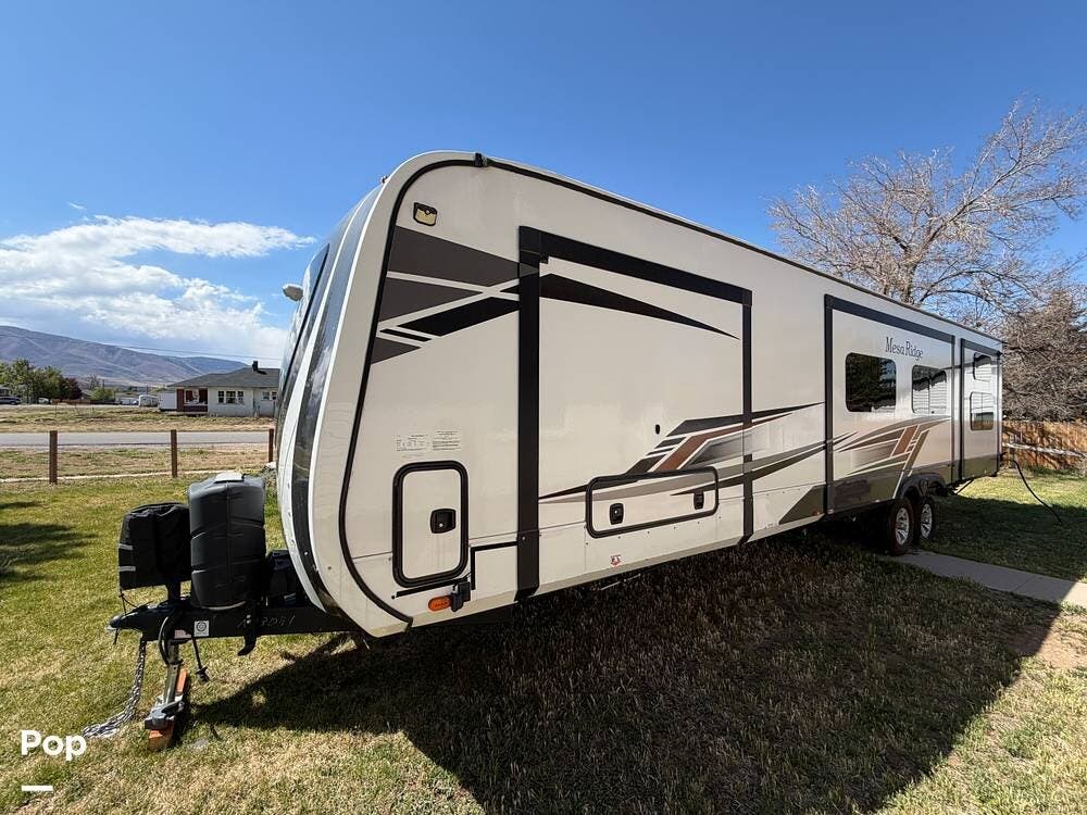 2023 Highland Ridge Mesa Ridge 330BHS - Used Travel Trailer For Sale by Pop RVs in Fillmore, Utah features Air Conditioning, Awning, Slideout
