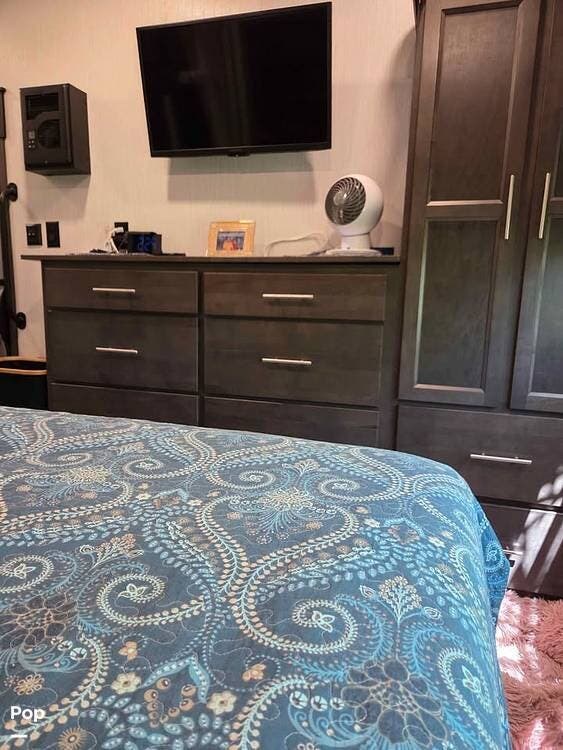 2024 Forest River Cedar Creek 40CFK2 - Used Park Model For Sale by Pop RVs in Fort Mccoy, Florida features Slideout