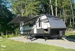 2022 Dutchmen Aspen Trail 2910BHS - Used Travel Trailer For Sale by Pop RVs in Livonia, Michigan features Awning, Air Conditioning, Slideout, Leveling Jacks