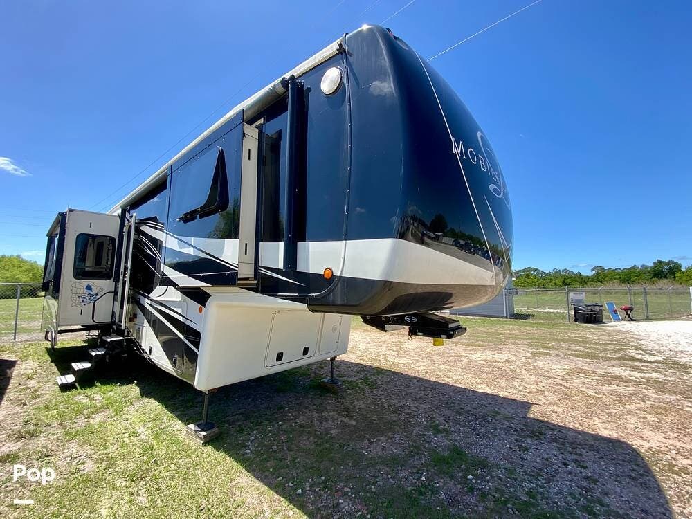 2019 DRV Mobile Suites 38RSSB3 - Used Fifth Wheel For Sale by Pop RVs in Frostproof, Florida features Air Conditioning, Leveling Jacks, Awning, Slideout