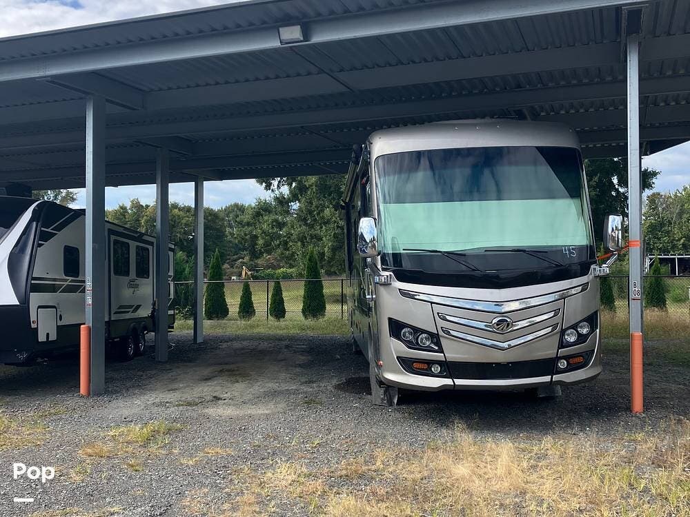 2013 Monaco RV Knight 40PDQ - Used Diesel Pusher For Sale by Pop RVs in Advance, North Carolina features Slideout