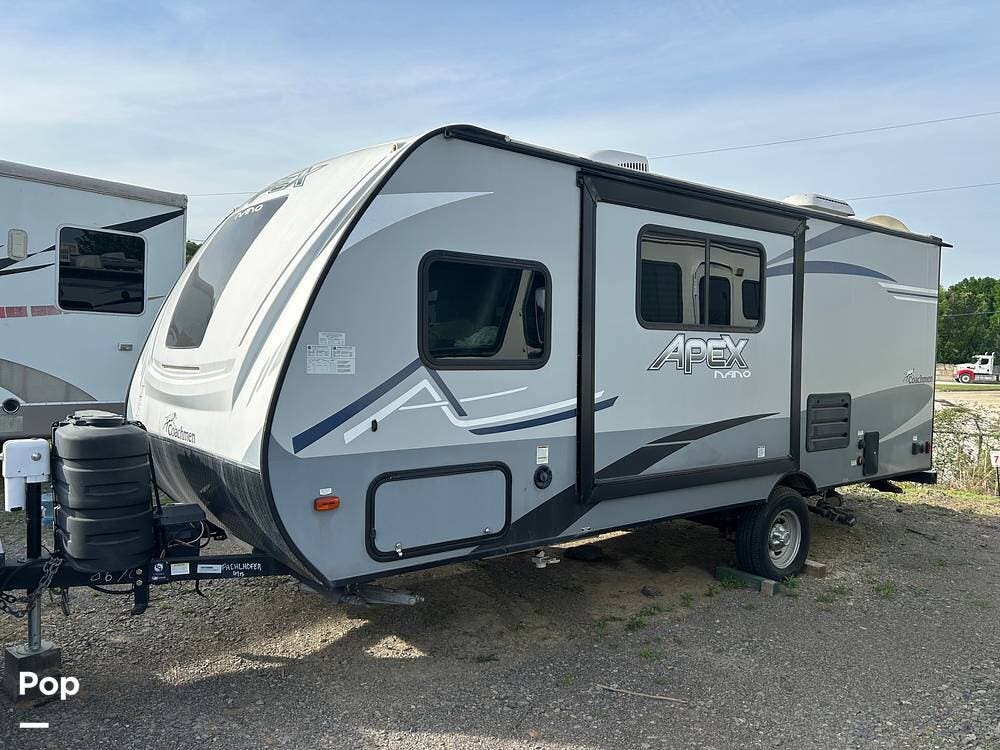 2020 Coachmen Apex Nano 194BHS - Used Travel Trailer For Sale by Pop RVs in Greenbrier, Arkansas features Leveling Jacks, Awning, Air Conditioning, Slideout