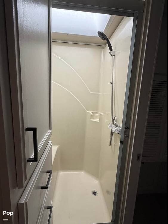 2015 Fleetwood Bounder 35k - Used Class A For Sale by Pop RVs in Rome, New York features Slideout