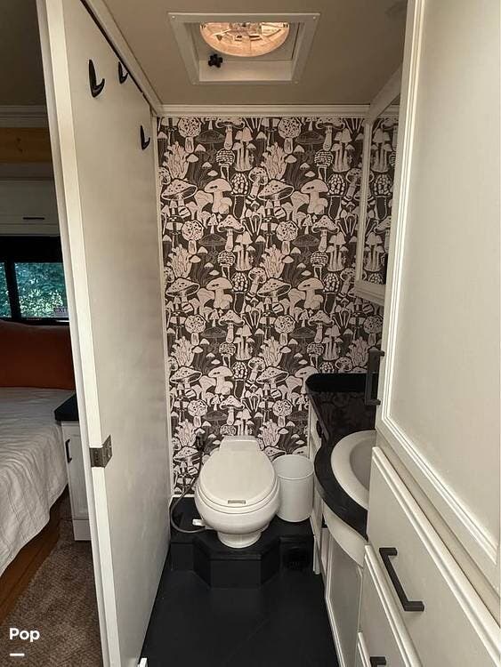 2015 Bounder 35k by Fleetwood from Pop RVs in Rome, New York