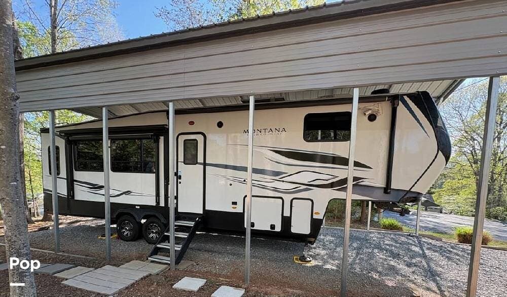 2023 Keystone Montana High Country 295RL - Used Fifth Wheel For Sale by Pop RVs in Wirtz, Virginia features Slideout, Air Conditioning, Awning