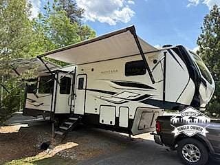 2023 Keystone Montana High Country 295RL - Used Fifth Wheel For Sale by Pop RVs in Wirtz, Virginia features Awning, Air Conditioning, Leveling Jacks, Slideout
