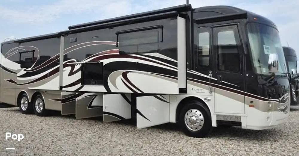 2015 Entegra Coach Aspire 44B - Used Diesel Pusher For Sale by Pop RVs in Taunton, Massachusetts features Slideout