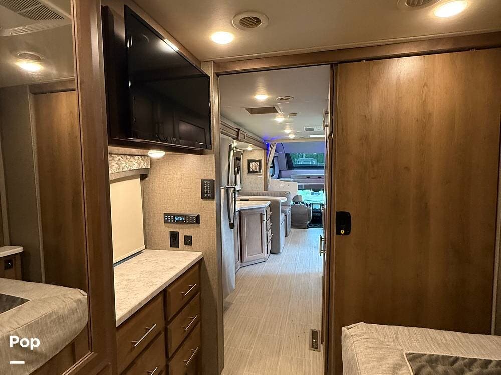 2022 Magnitude XG32 by Thor Motor Coach from Pop RVs in Byrdstown, Tennessee
