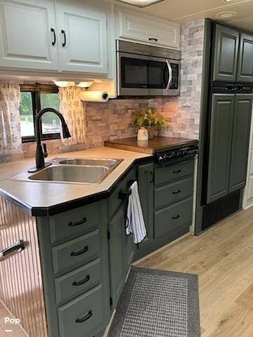 2005 Monarch 33PBD SE by Monaco RV from Pop RVs in Central City, Arkansas