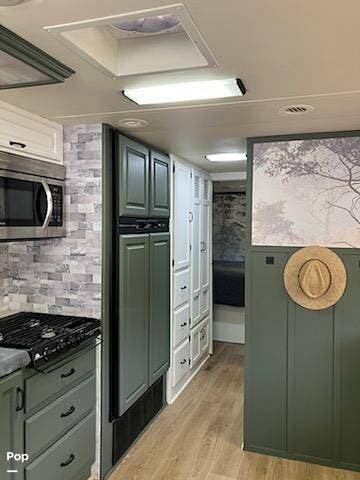 Used 2005 Monaco RV Monarch 33PBD SE available in Central City, Arkansas