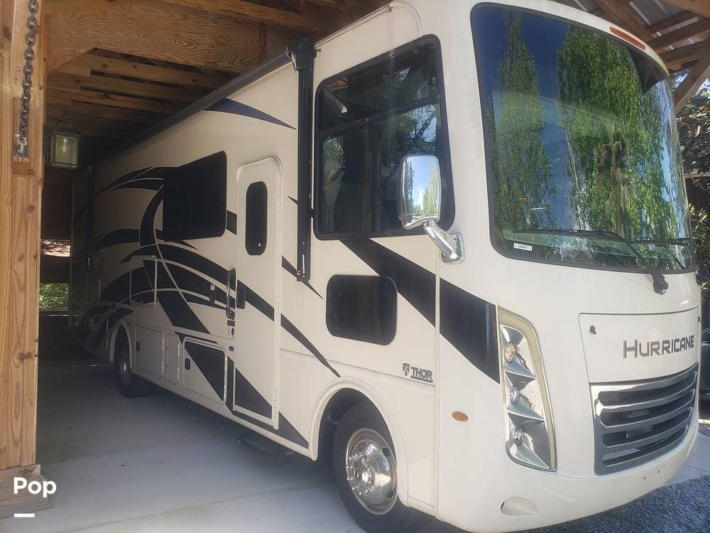 2022 Thor Motor Coach Hurricane 29M - Used Class A For Sale by Pop RVs in Elberta, Alabama features Leveling Jacks, Generator, Slideout, Awning, Air Conditioning