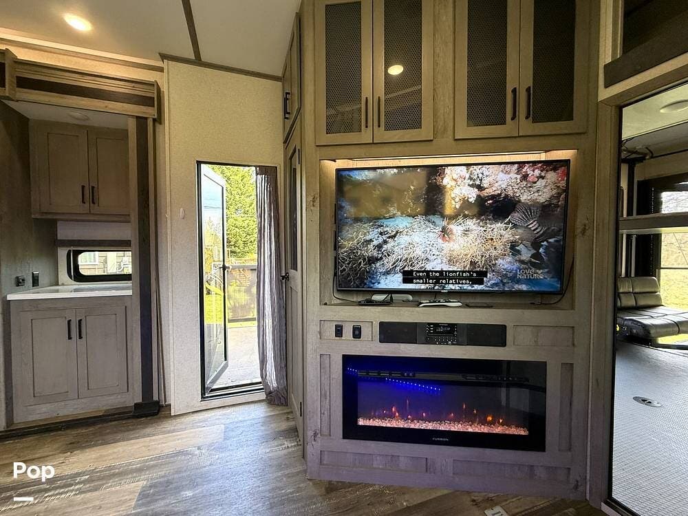 2020 Keystone Raptor 429 - Used Toy Hauler For Sale by Pop RVs in Edgewood, Washington features Generator, Leveling Jacks, Slideout, Awning, Air Conditioning